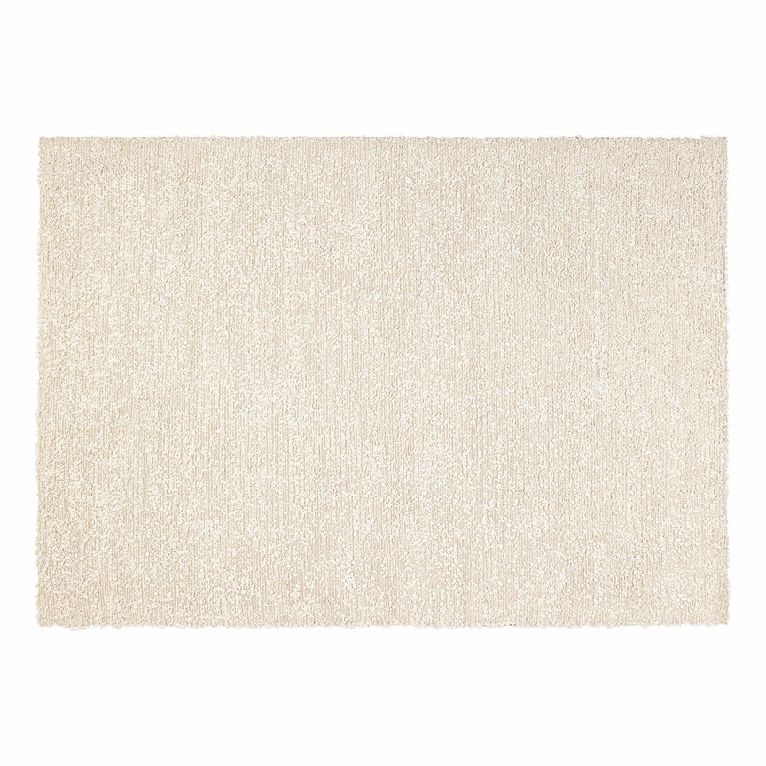 Beiger Teppich aus weichem Material mit dichtem Flor, passend für moderne Wohnräume